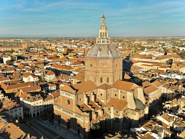 Historic skyline with the dome of Basilica di San Petronio in Bologna on an easy day trip by train from Milano Centrale by train.